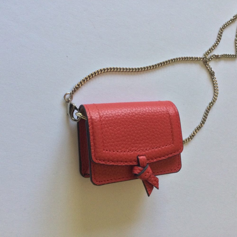 KATE SPADE KNOTT AIRPODS PRO LEATHER CASE RED WITH SILVER CROSSBODY CHAIN NEW